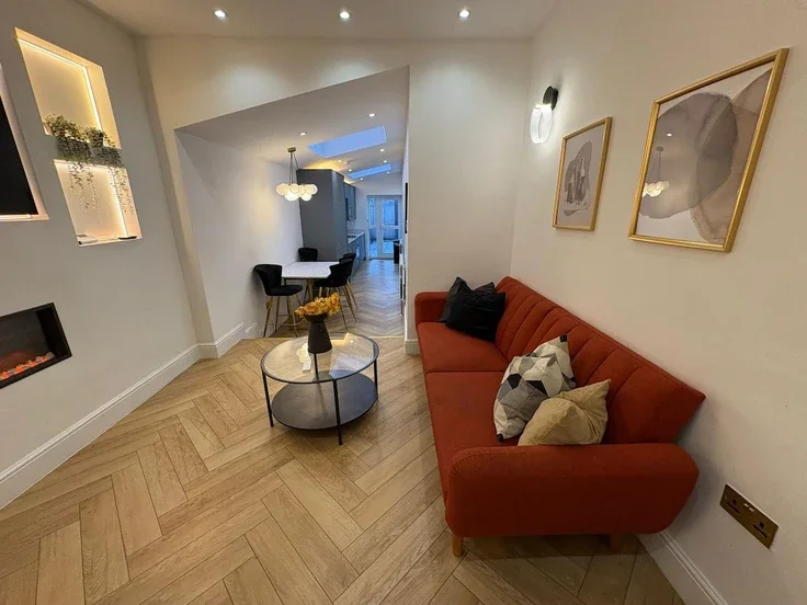 Flat Weedington Road in Greater London
