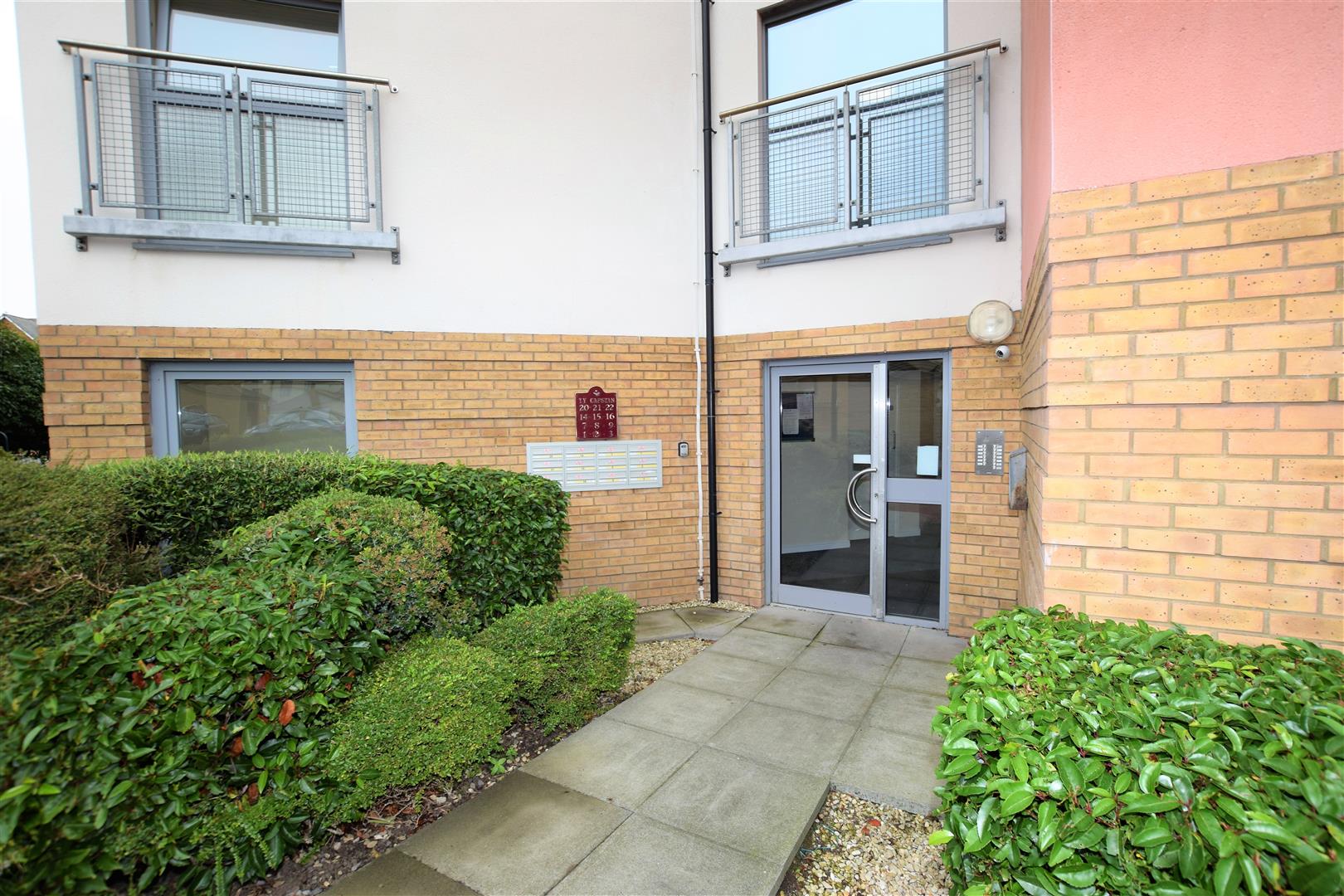 Flat Rhodfa'r Gwagenni in Barry