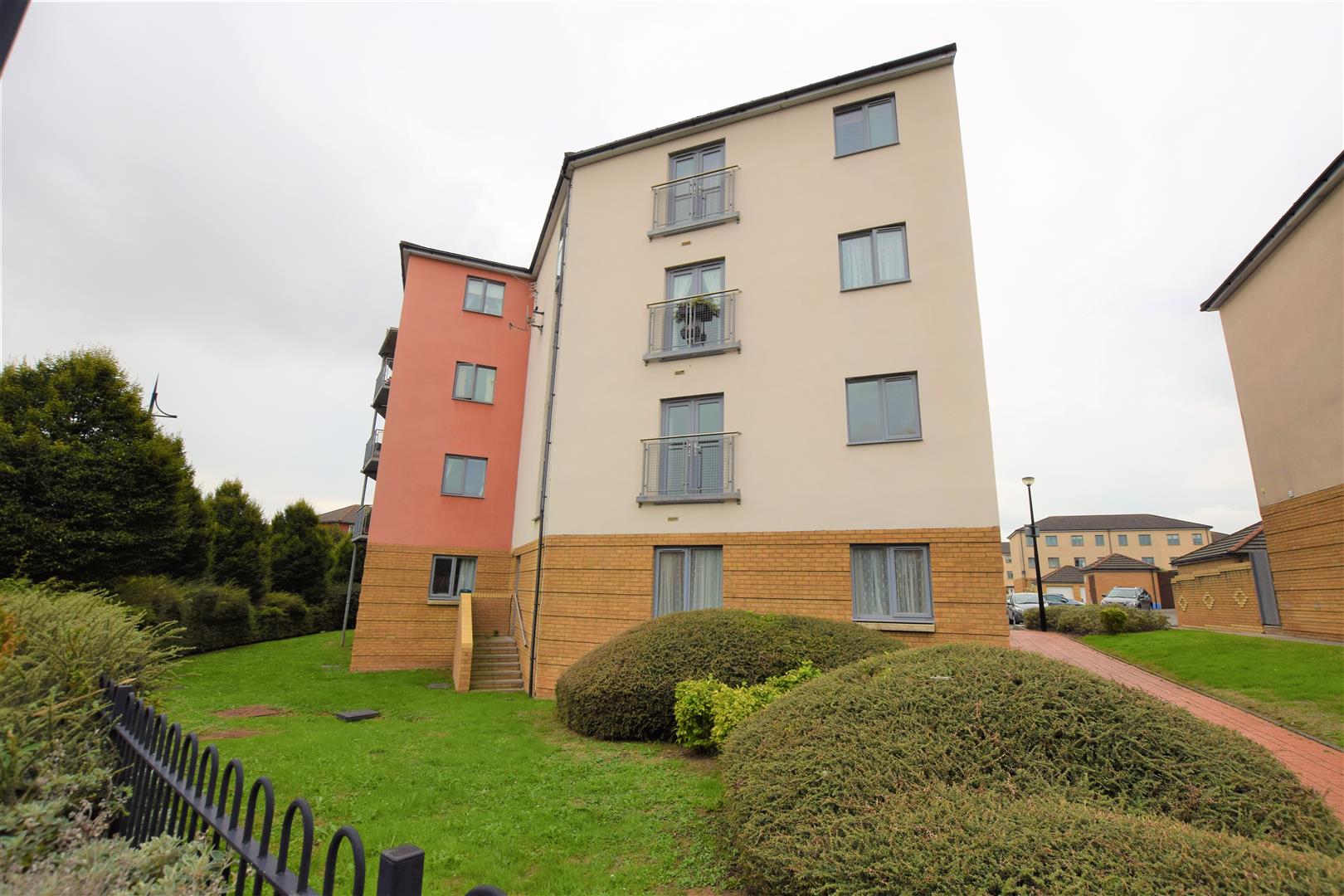Flat Rhodfa'r Gwagenni in Barry