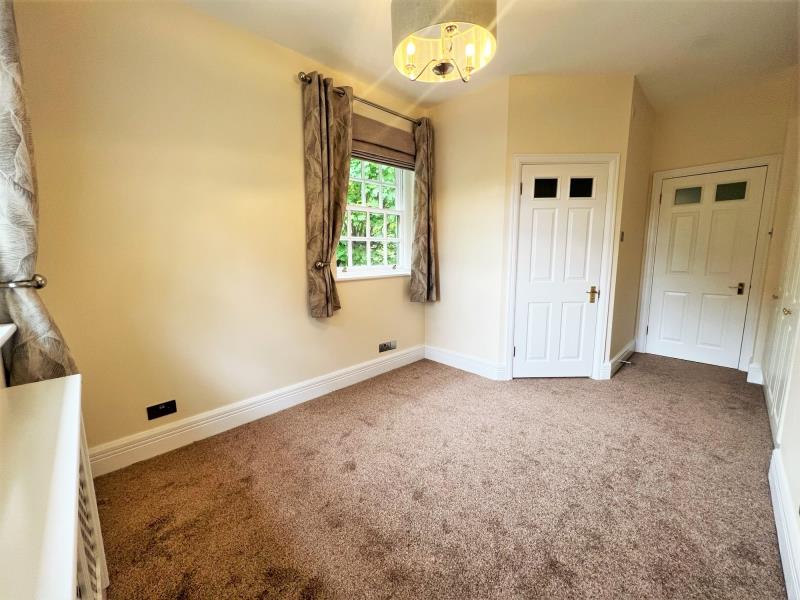 Flat The Ridge in Woking