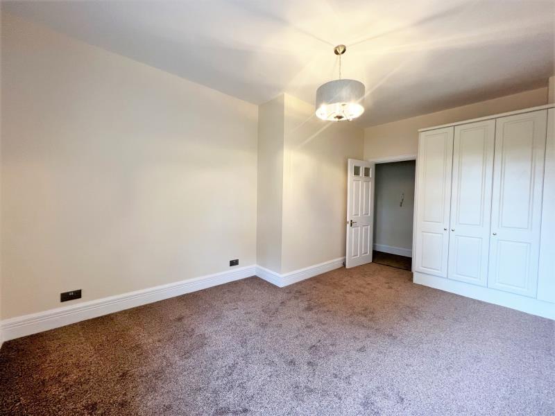 Flat The Ridge in Woking