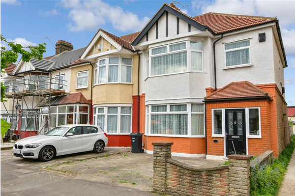 House Eastern Avenue in London