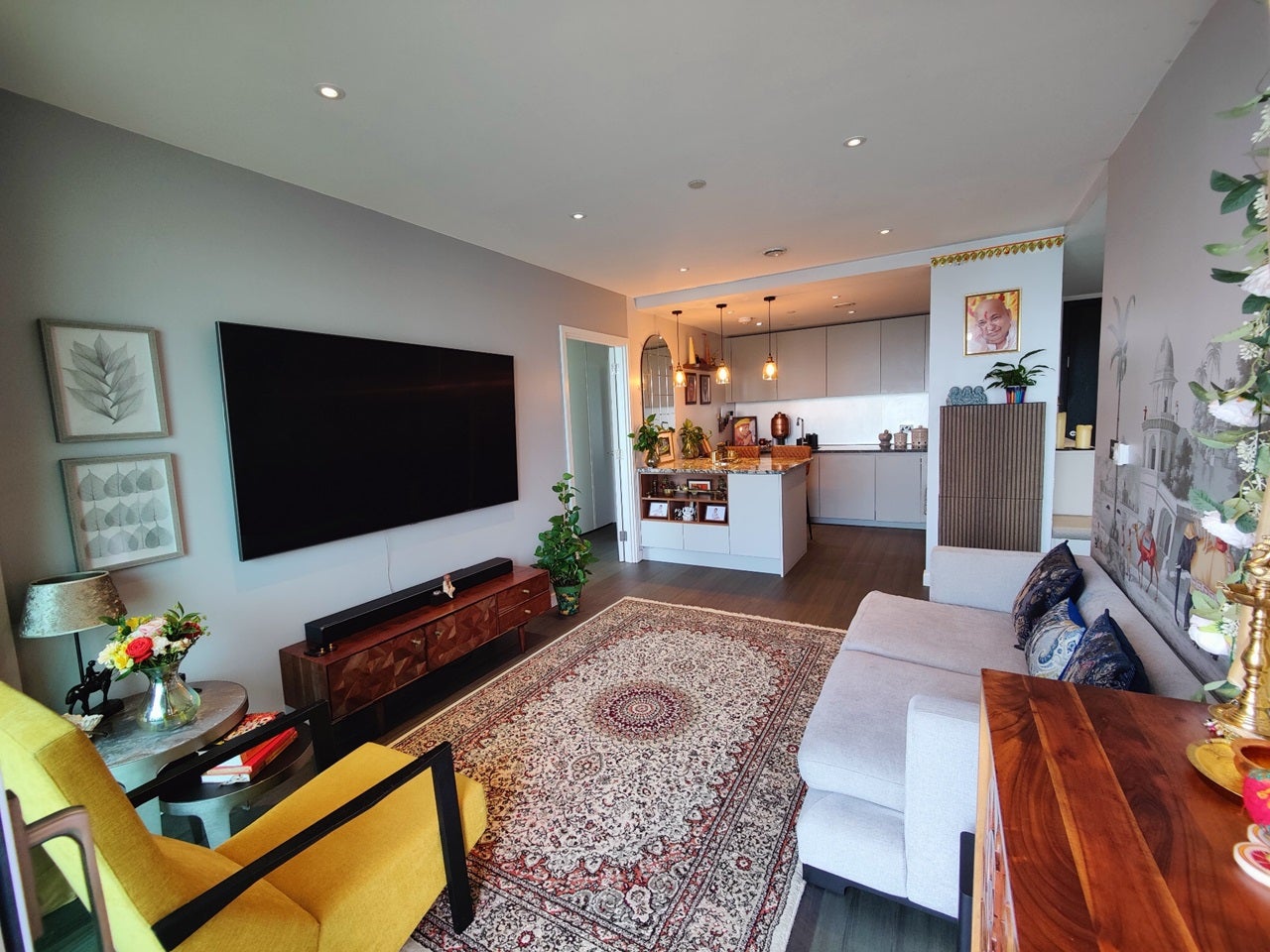 Flat Penrose Way in Greater London