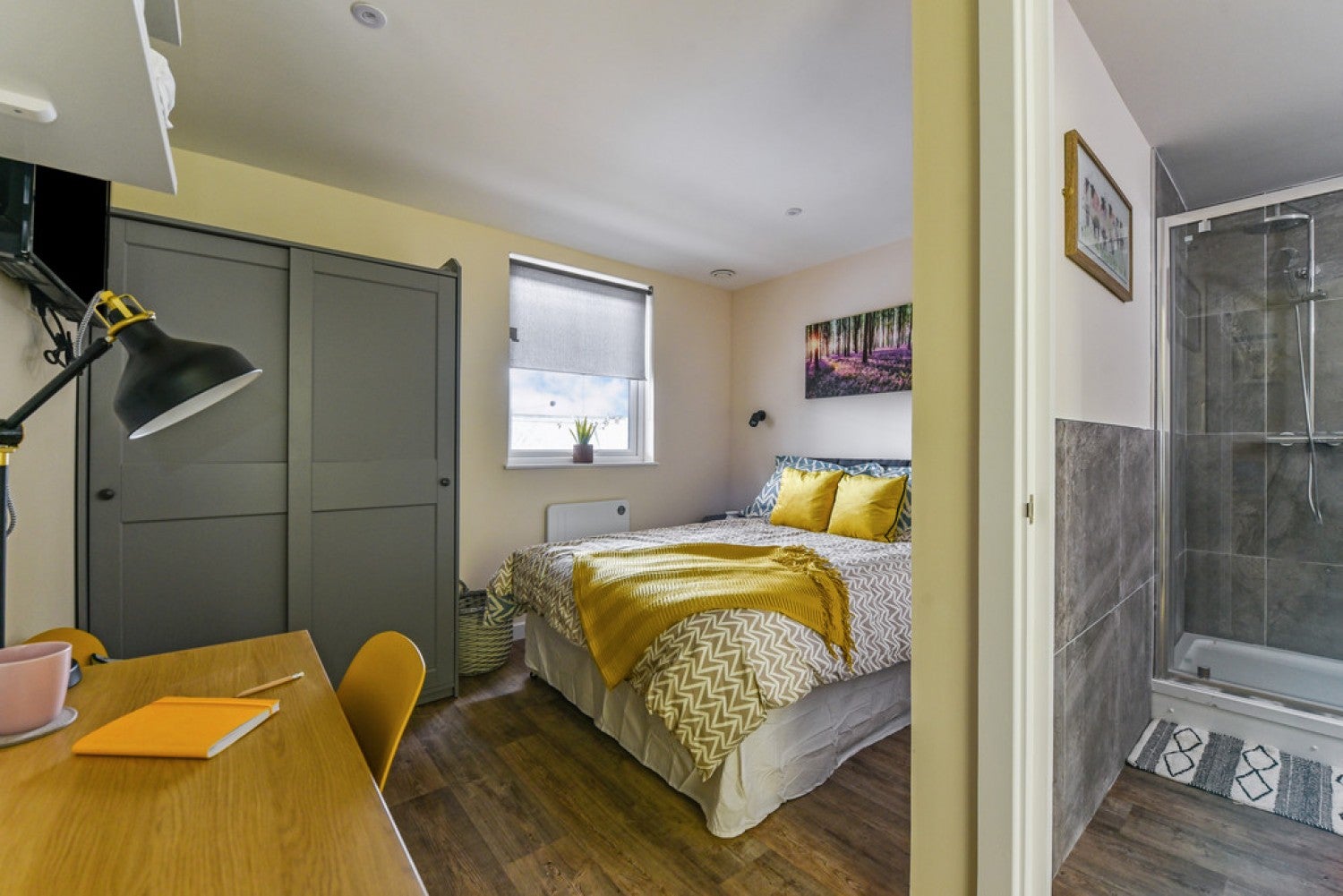 Room Winnall Manor Road in Winchester