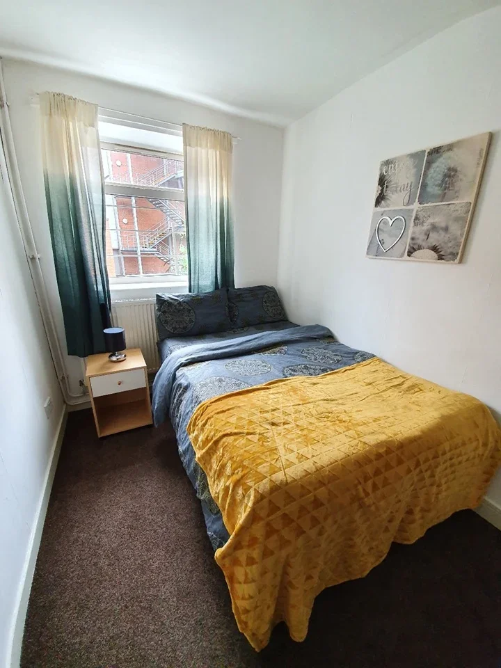 Room New Street in Dudley