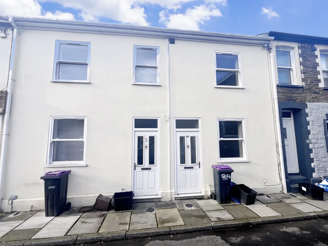 House Commercial Street in Pontypool
