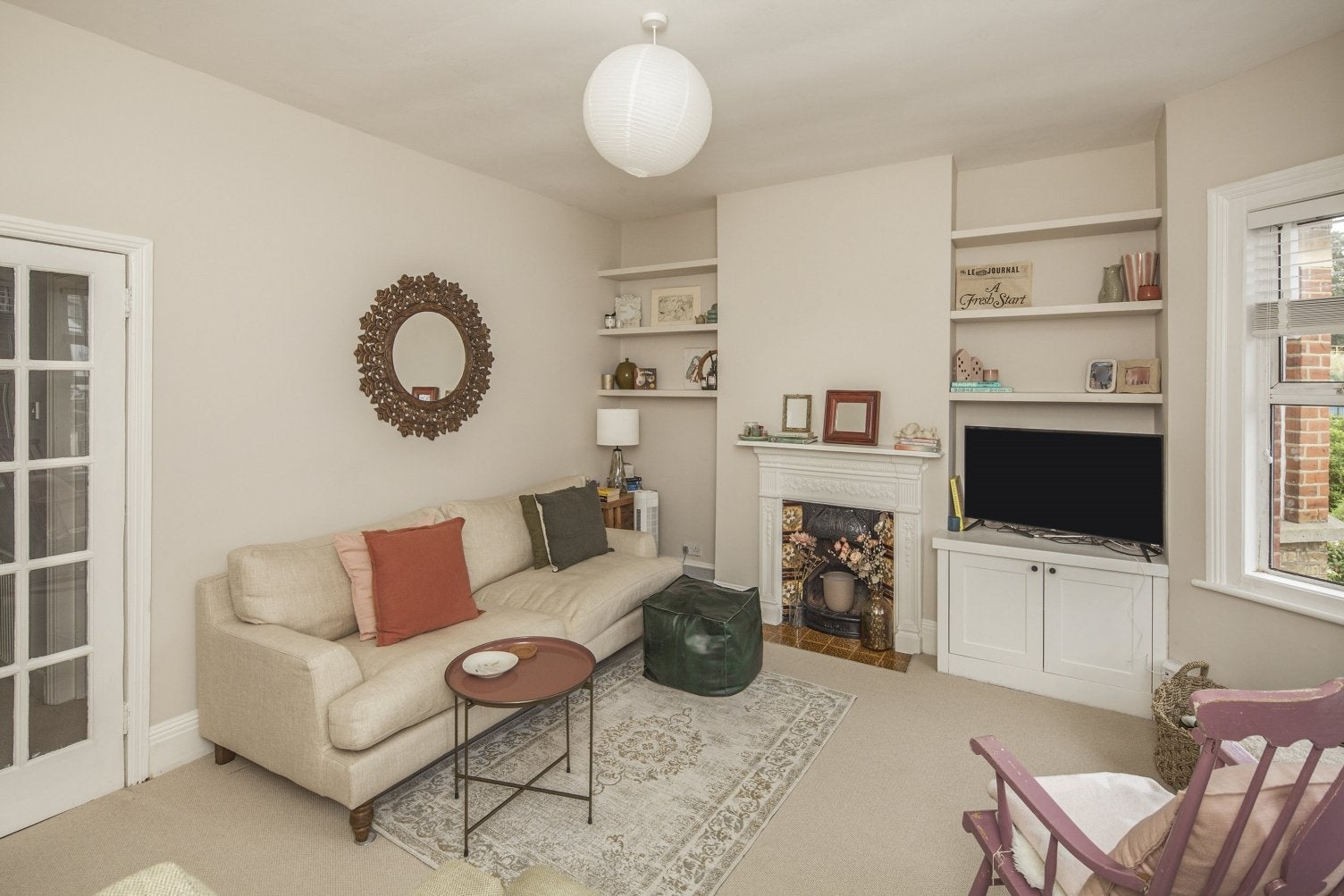 Flat Oaks Avenue in Greater London