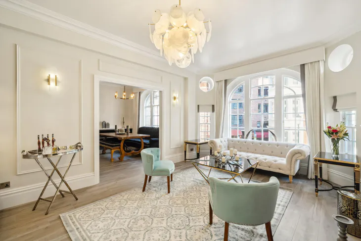 Flat Basil Street in Greater London