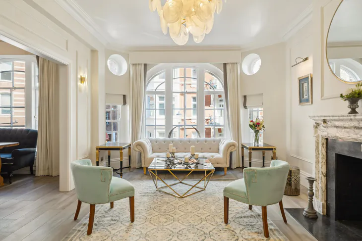 Flat Basil Street in Greater London