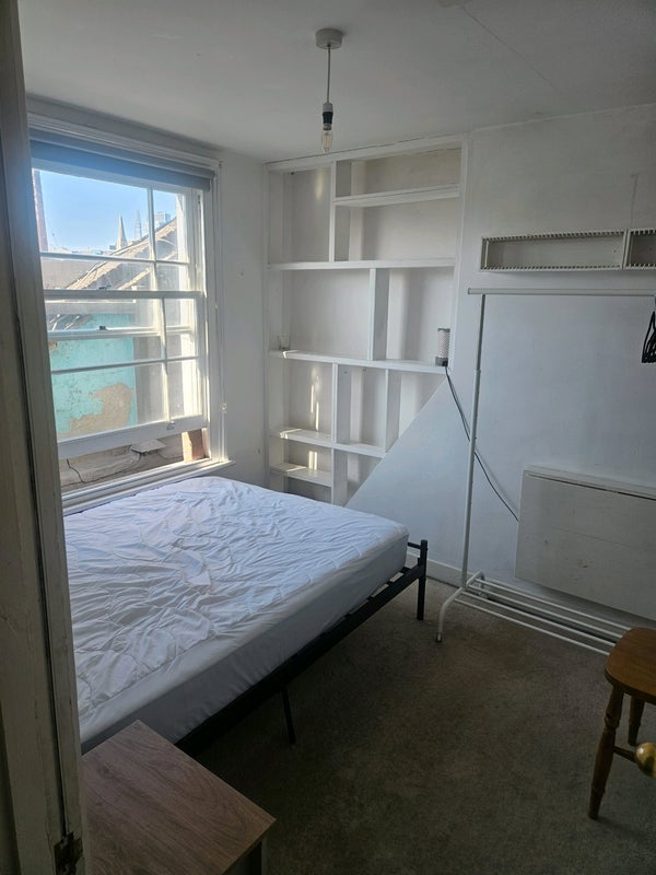 Room Cheshire Street in Greater London