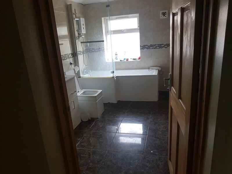 Room Cumberland Avenue in Slough