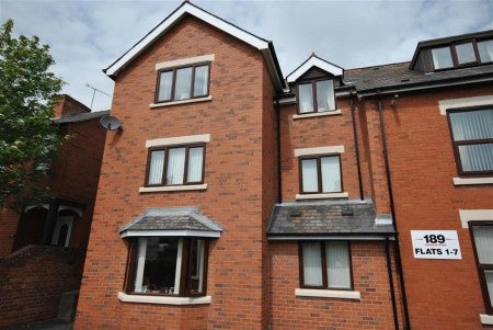 Flat Piper Lane in North East Derbyshire