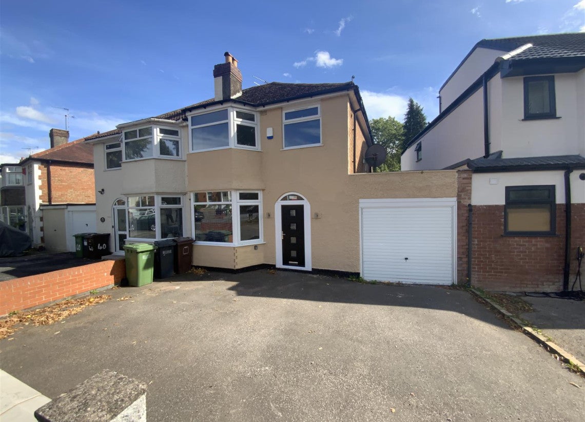 House Lyndon Road in Metropolitan Borough of Solihull
