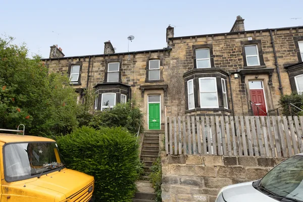 Flat Woodland Terrace in Leeds