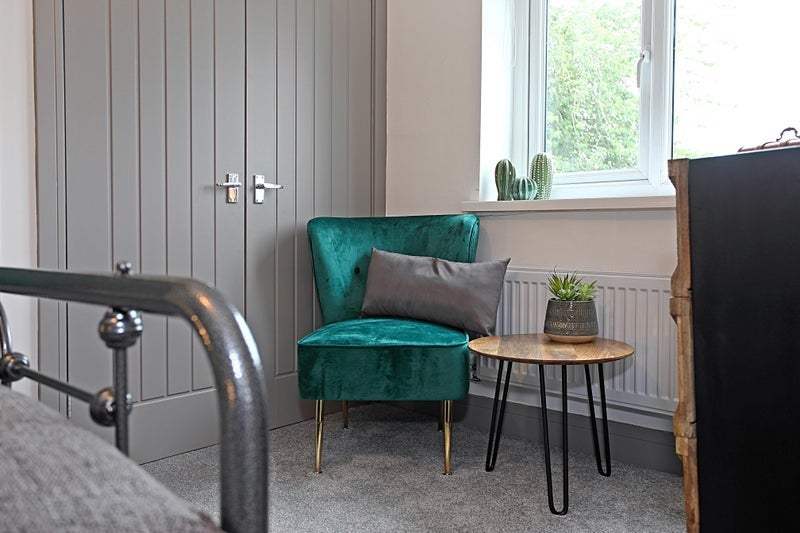 Room Doncaster Road in Wakefield