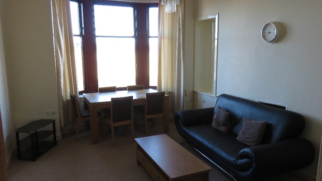 Flat Calder Street in Glasgow