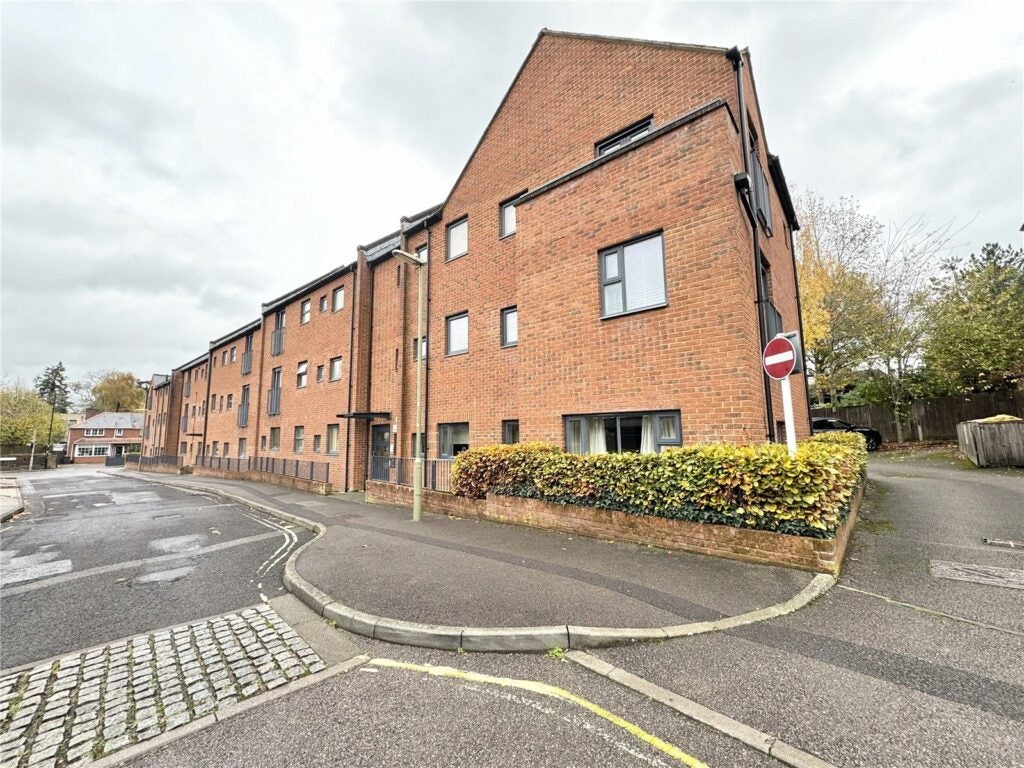 Flat London Road in Basingstoke and Deane