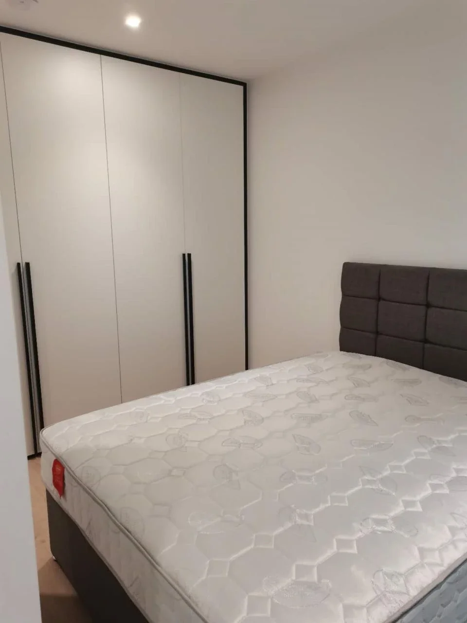 Flat Beresford Avenue in Greater London