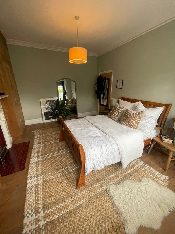 Room Wix's Lane in Greater London