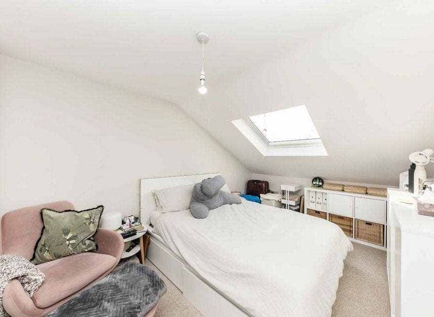Flat Tresco Road in Greater London