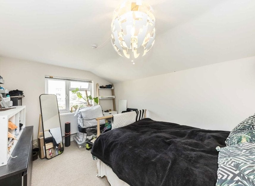 Flat Tresco Road in Greater London