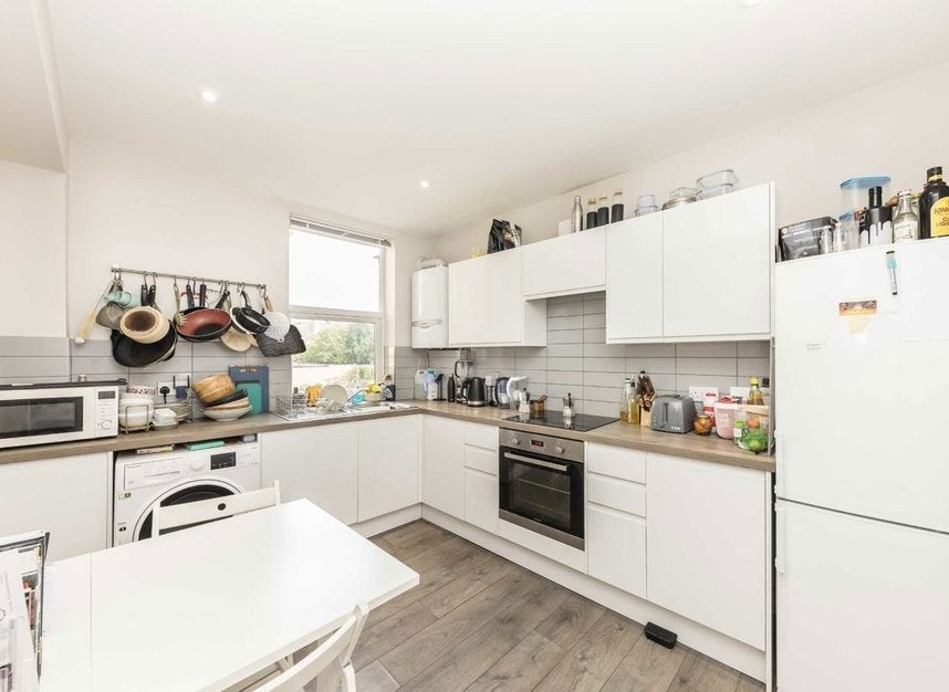 Flat Tresco Road in Greater London
