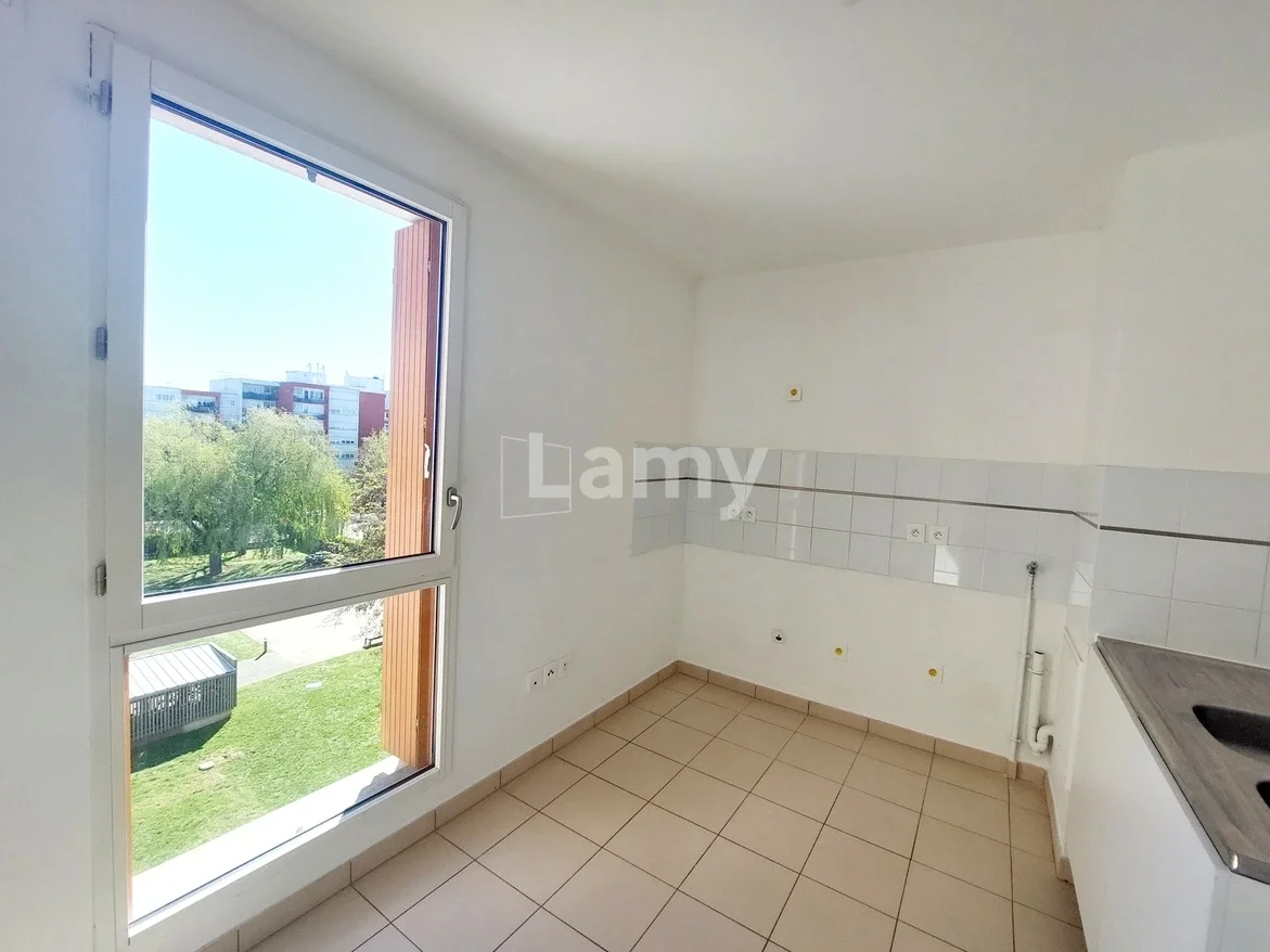 Flat Rue Pierre Courtade in Trappes