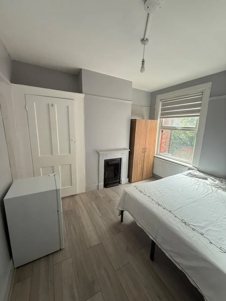 Room Morrison Avenue in Greater London