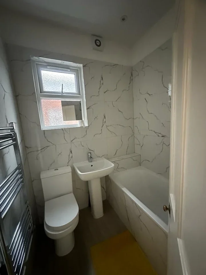 Room Morrison Avenue in Greater London