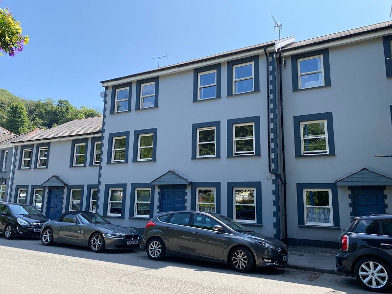Flat Mumbles Road in Mumbles