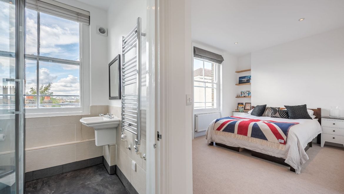Flat Abingdon Road in Greater London