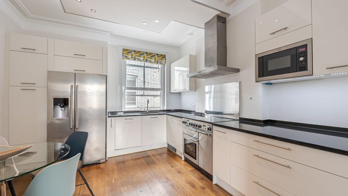 Flat Abingdon Road in Greater London