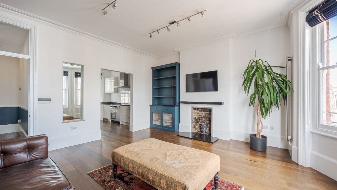 Flat Abingdon Road in Greater London
