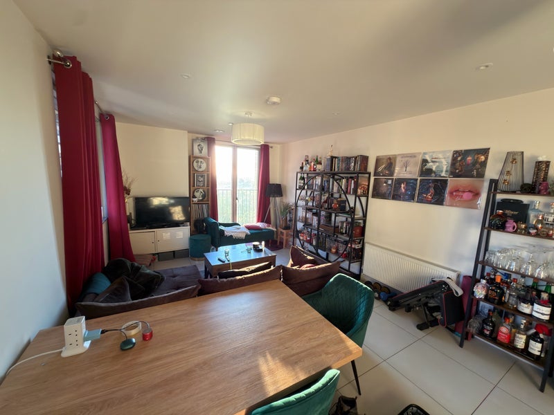 Room Victoria Road in Greater London