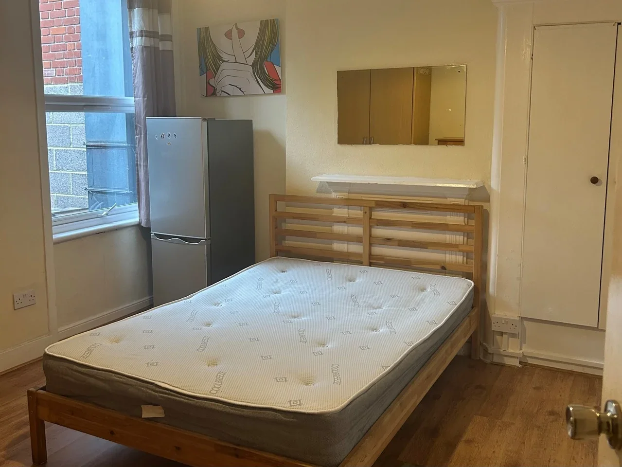 Room Green Lanes in Greater London