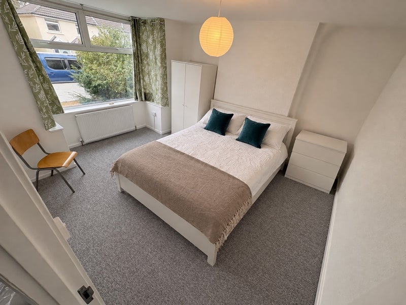 Room Eighth Avenue in Bristol