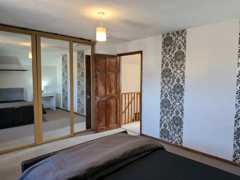 Room Queenscote in Portishead