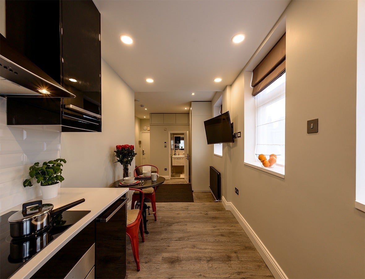 Flat West End Lane in Greater London
