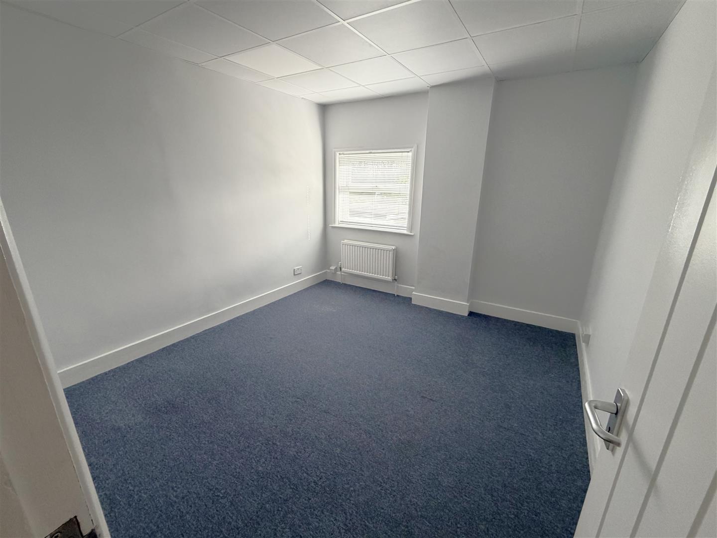 Flat Tongham Road in Waverley