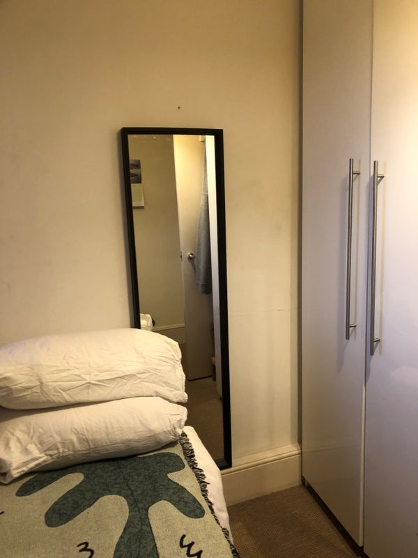 Room New End in Greater London