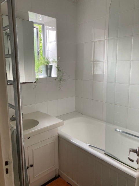Room New End in Greater London