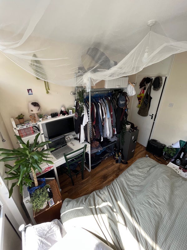 Flat Unwin Close in Greater London