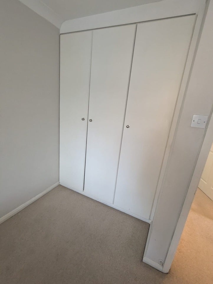 Room Stanton Road in Greater London