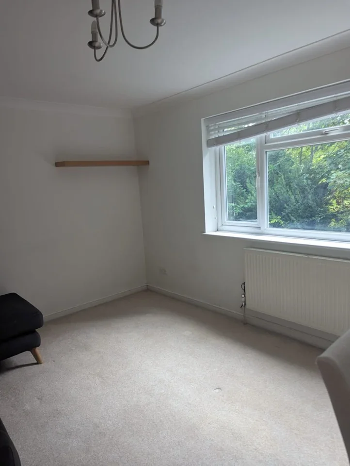 Room Stanton Road in Greater London