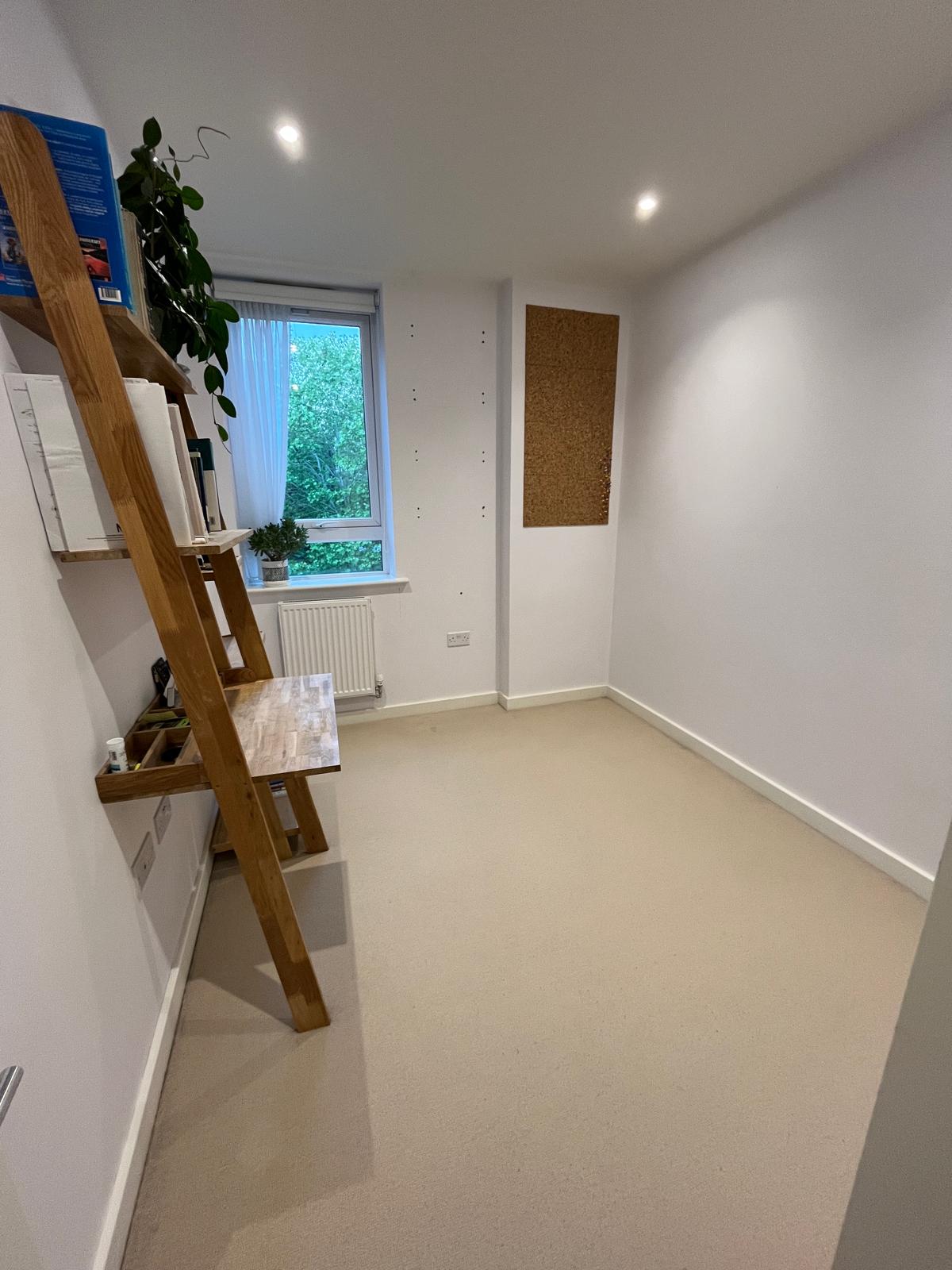 Room Woodford Road in Watford