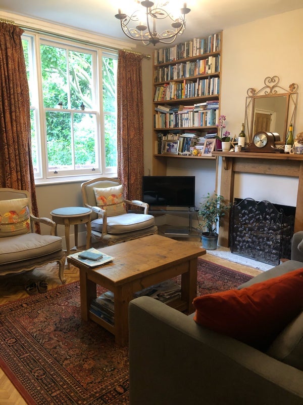 Room Bounds Green Road in Greater London