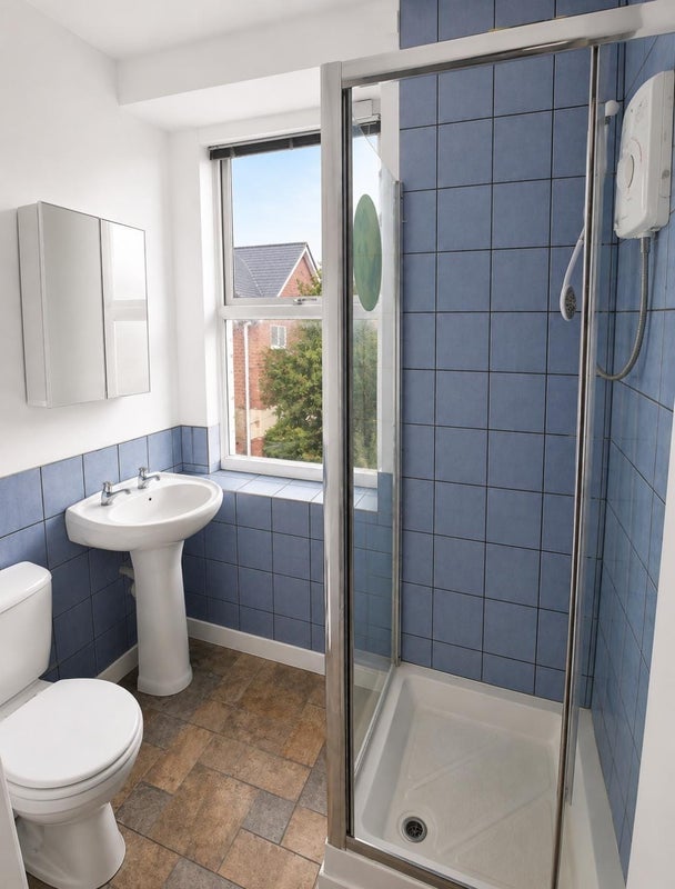 Room Lodge Road in Bristol