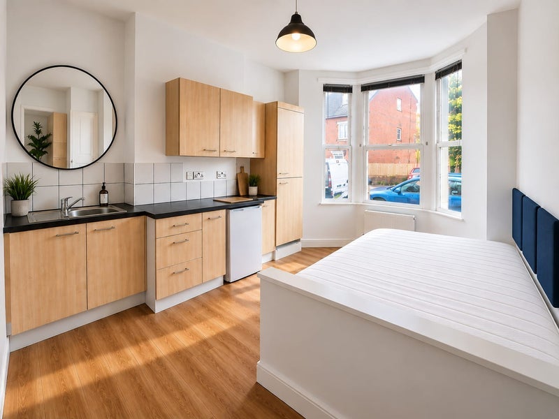 Room Lodge Road in Bristol
