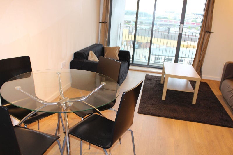 Room High Street in Greater London