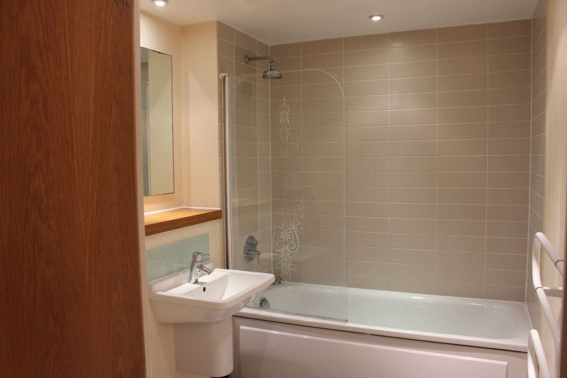 Room High Street in Greater London